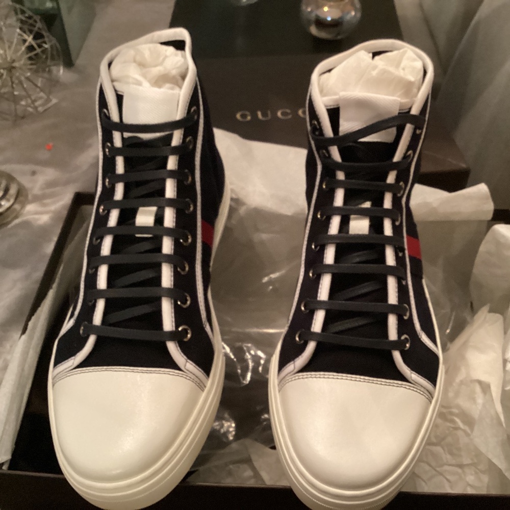 Gucci Sneakers NIB size  8.5